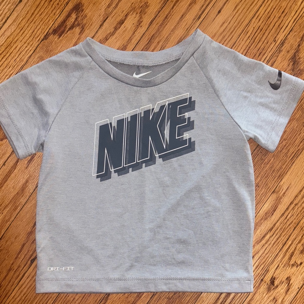 Nike Kids Light Gray Short Sleeve Tee